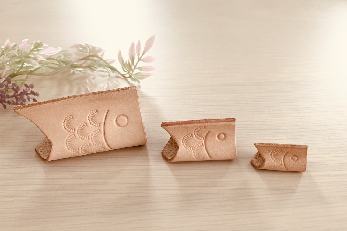 ならんだこいのぼりょーしか　|Celo alto|